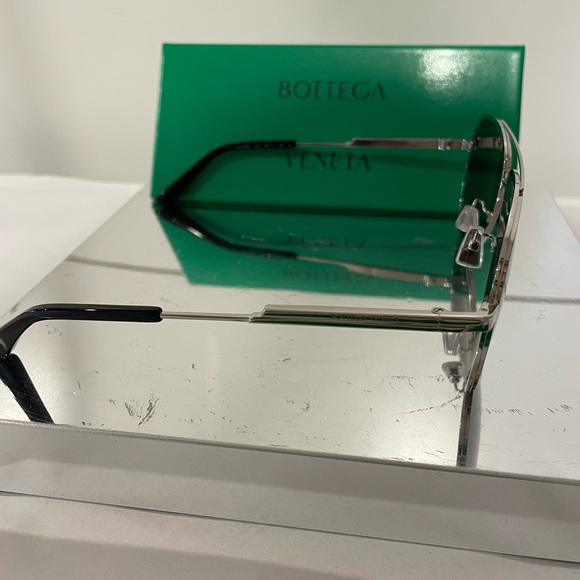 BOTTEGA VENETA BV1240S-003 MEN'S SUNGLASSES - Picture 7 of 10